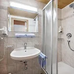 Πανσιόν Wiesengrund 3*